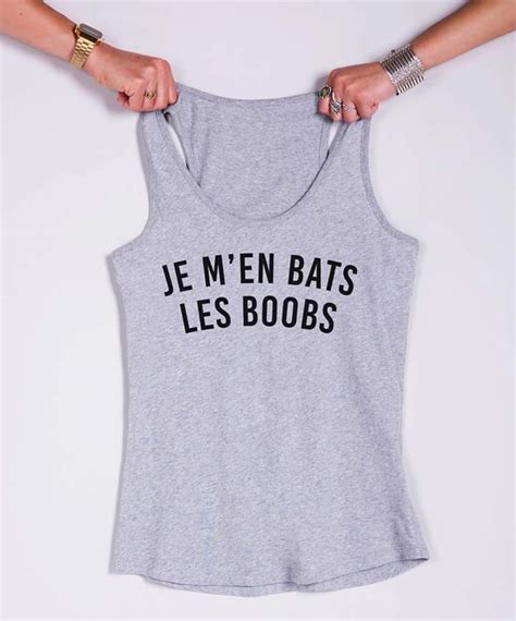 ado gros seins|Elles ont laissé tomber le soutif et leurs seins se portent très bien.